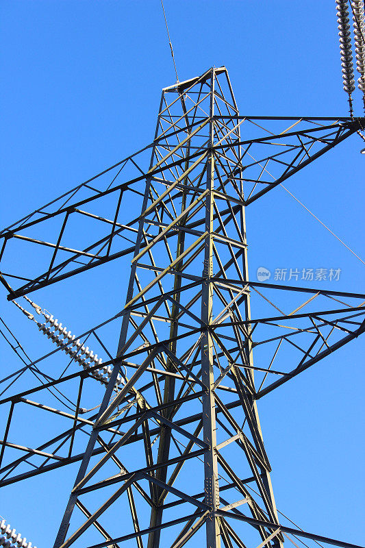 电塔/输电塔、笼、电线、绝缘体、顶峰图像